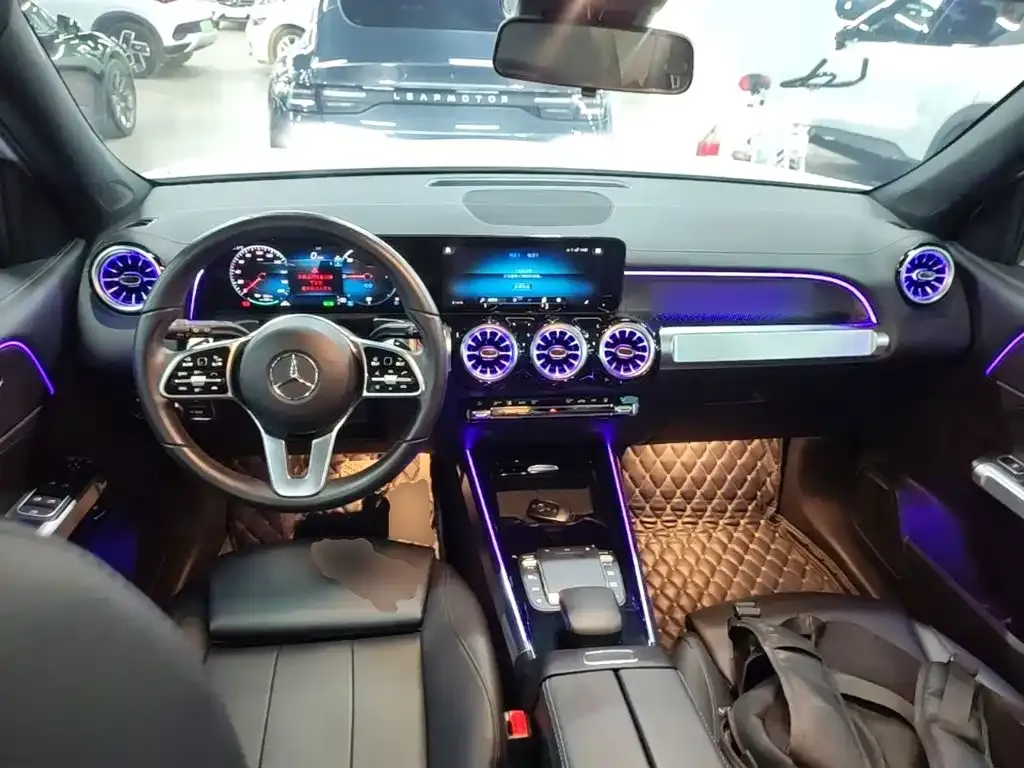 Mercedes-Benz EQB — фото 10