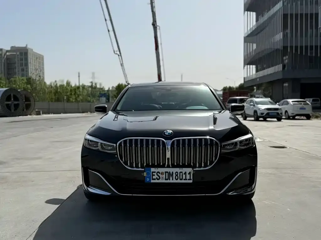 BMW 7 Series — фото 2