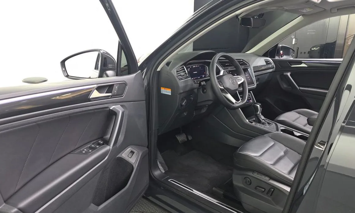 Volkswagen Tiguan — фото 6