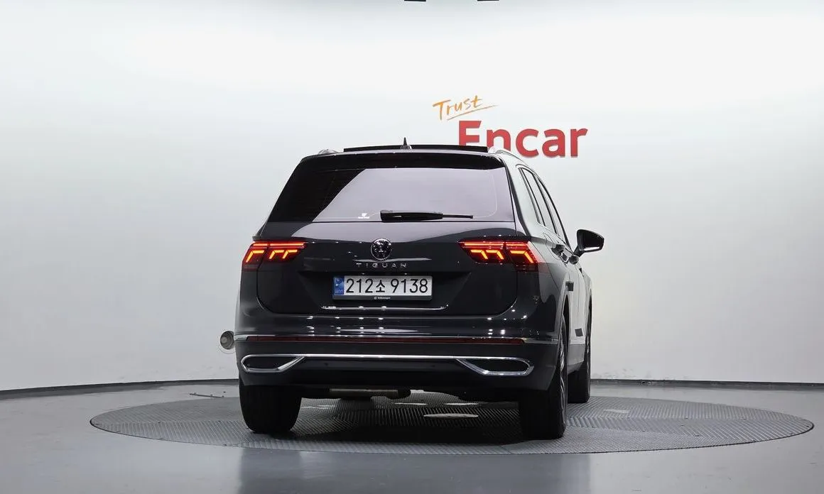 Volkswagen Tiguan — фото 7
