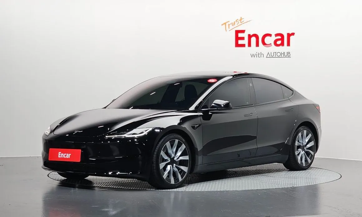 Tesla Model 3 — фото 1