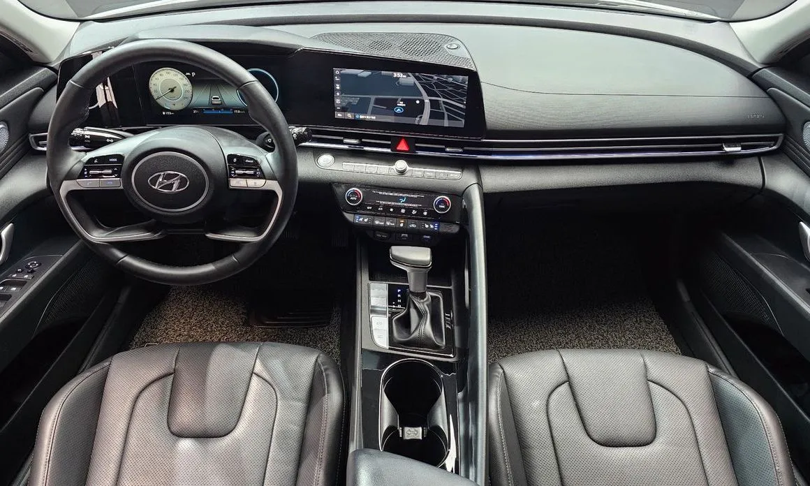 Hyundai AVANTE — фото 2