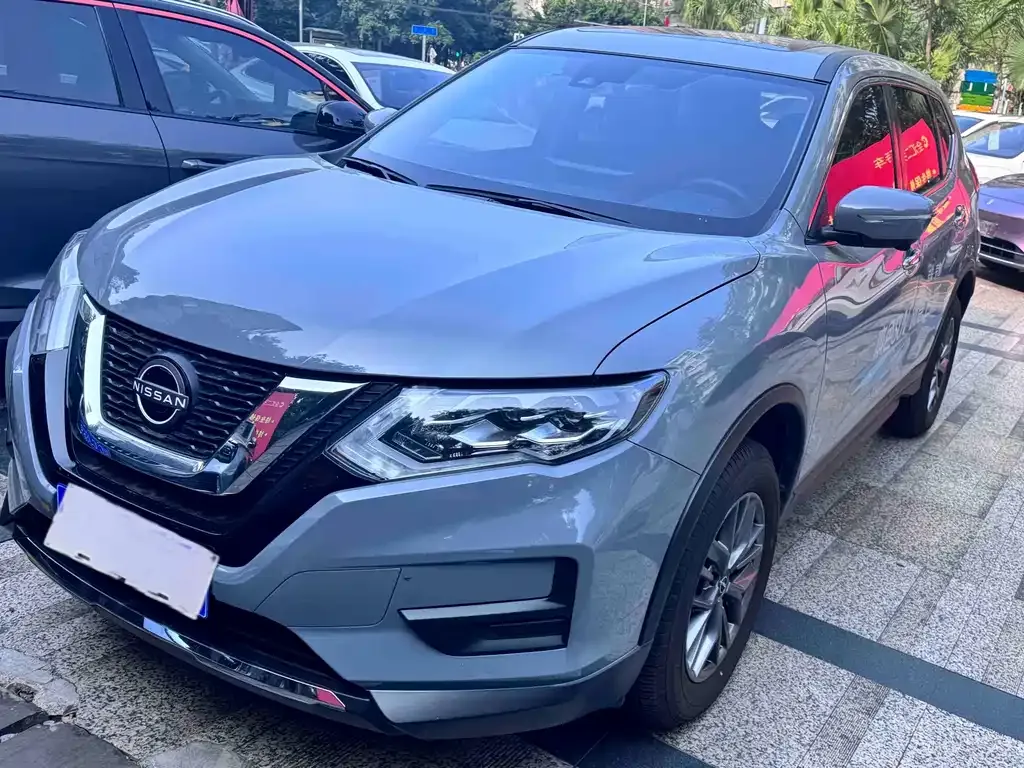 Nissan X-Trail — фото 1
