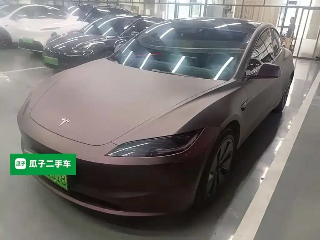 Tesla Model 3 — фото 1