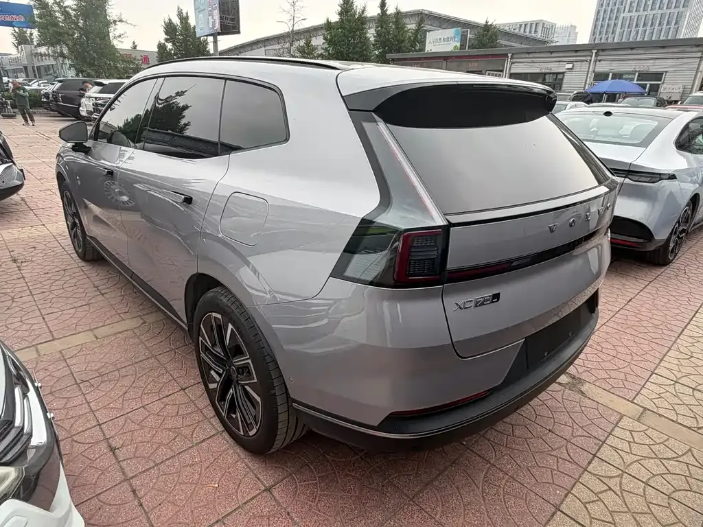 Volvo XC70 Plug-in Hybrid — фото 7