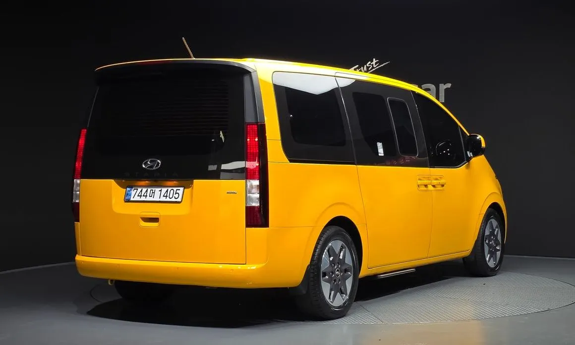 Hyundai Staria — фото 3