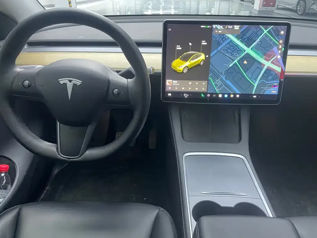 Tesla Model Y — фото 2