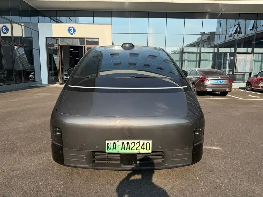 Li Auto MEGA — фото 1