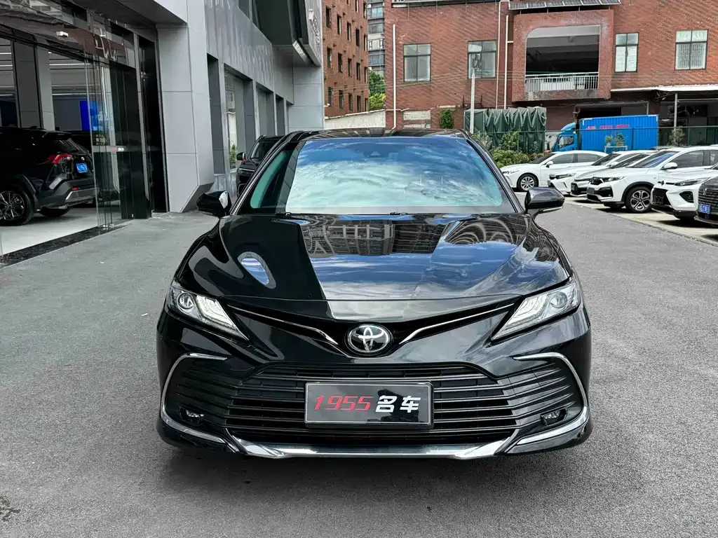 Toyota Camry — фото 9