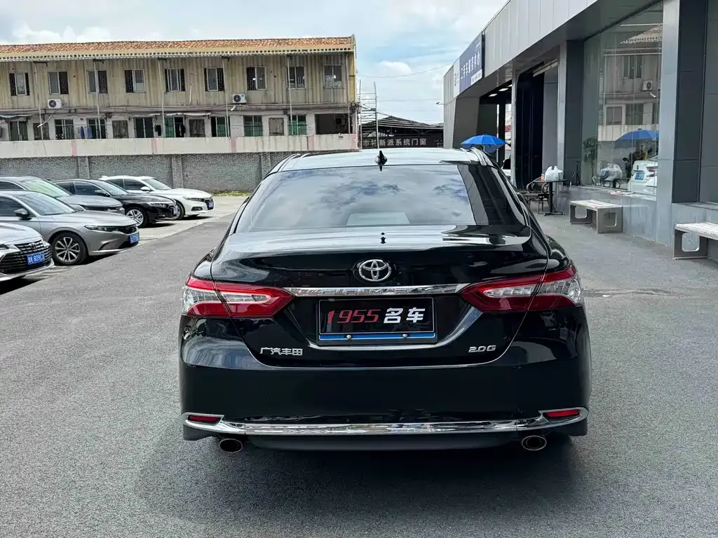 Toyota Camry — фото 8