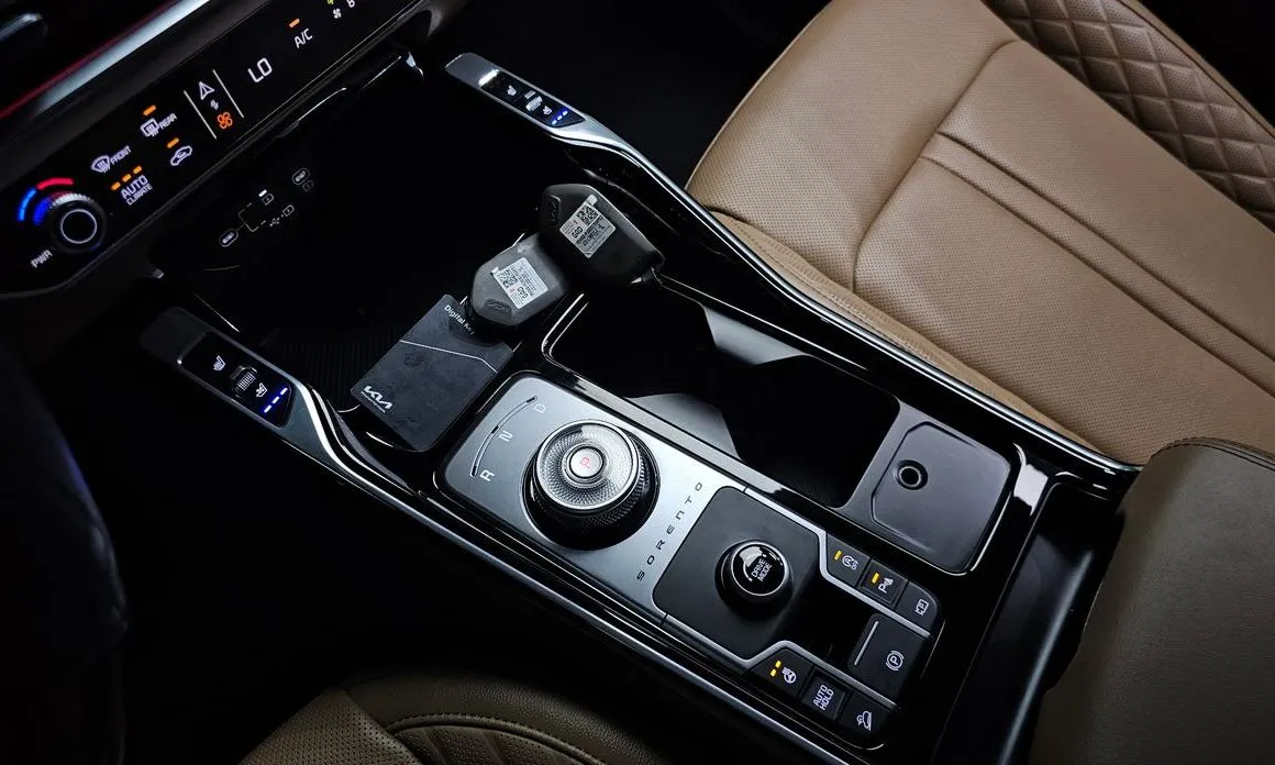 Kia Sorento — фото 6
