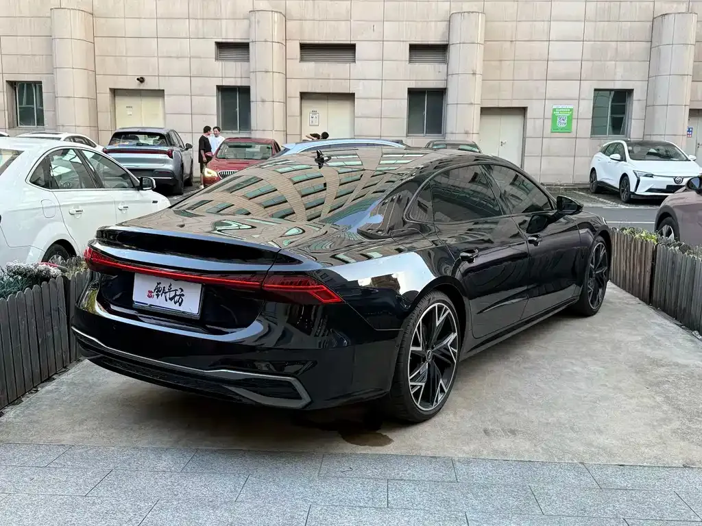 Audi A7L — фото 8