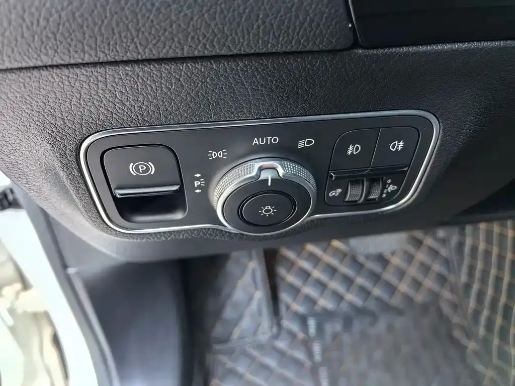 Mercedes-Benz GLA — фото 9