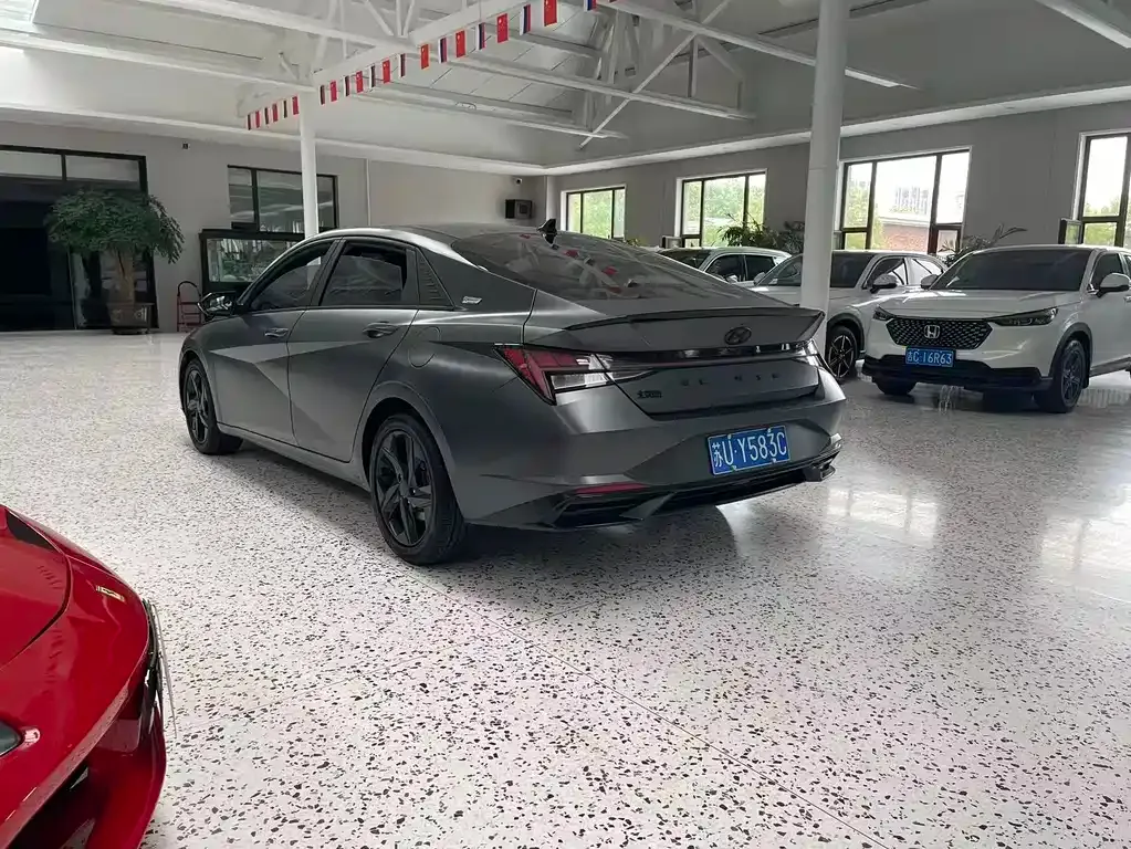 Hyundai Elantra — фото 3
