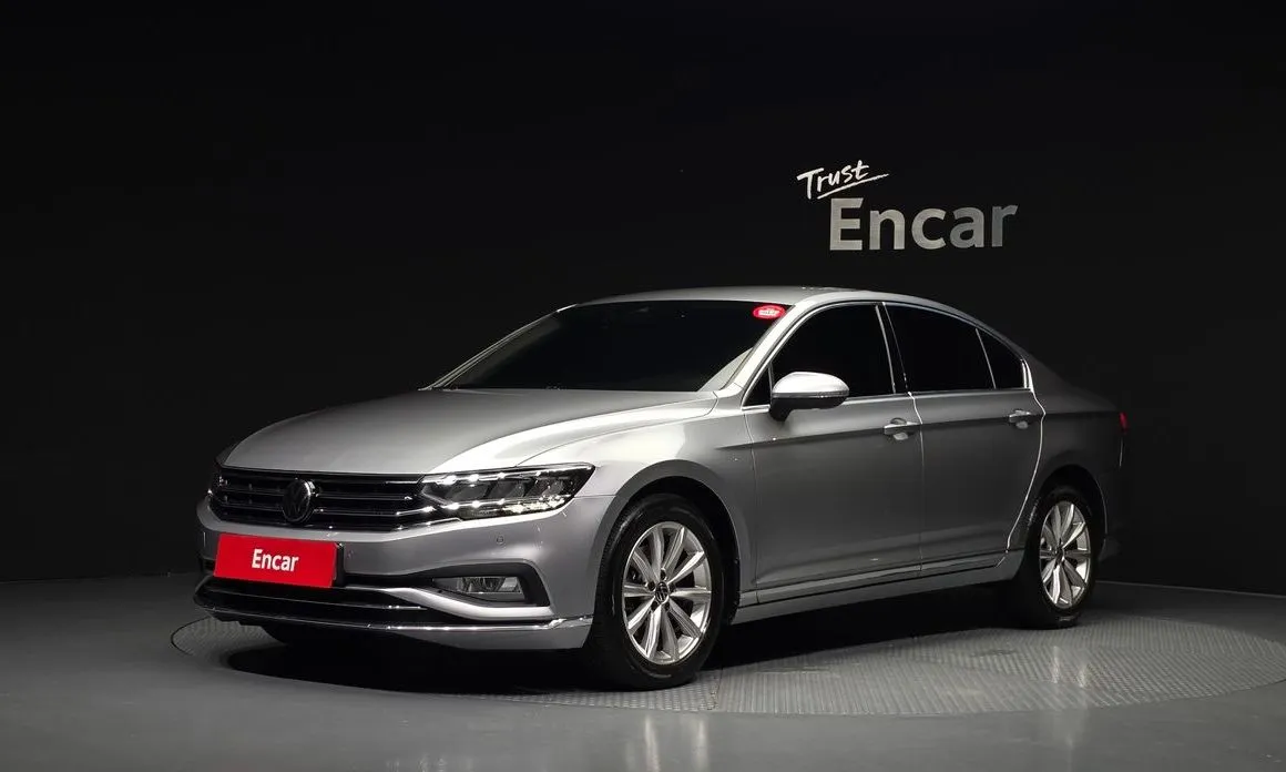 Volkswagen Passat — фото 1