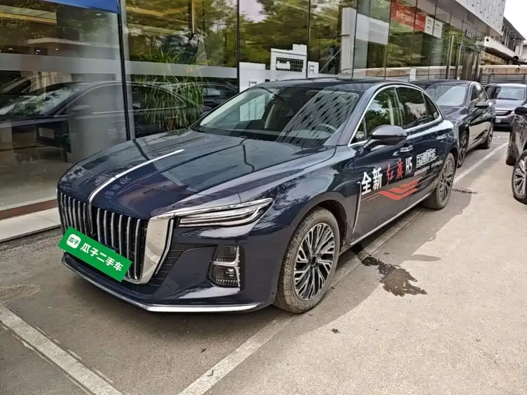 Hongqi H5 — фото 1