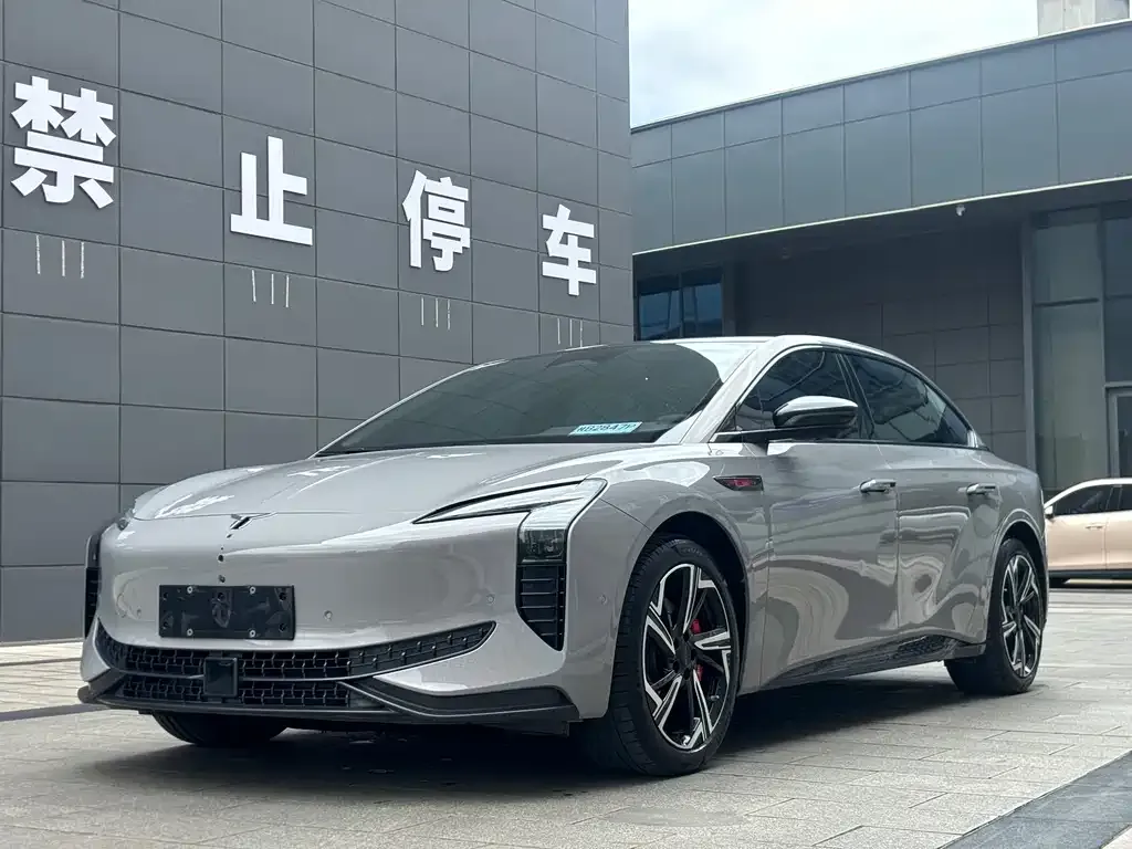 Hongqi EH7 — фото 1