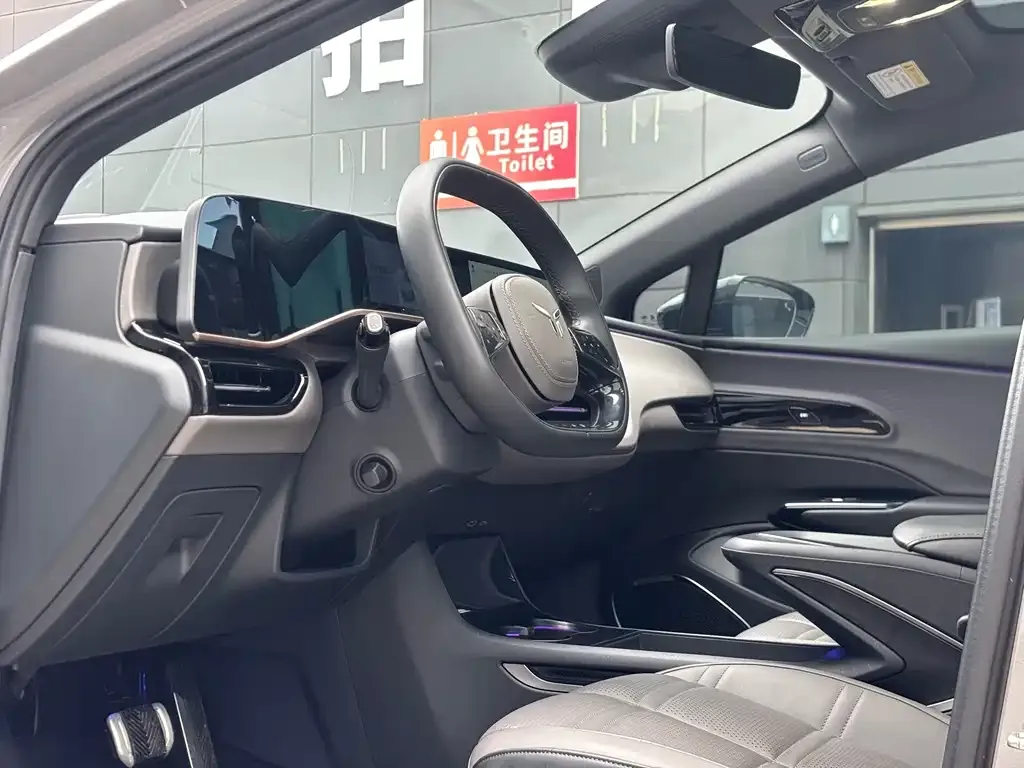 Hongqi EH7 — фото 6