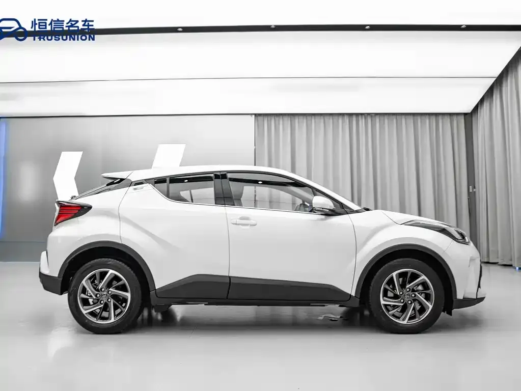 Toyota C-HR — фото 2