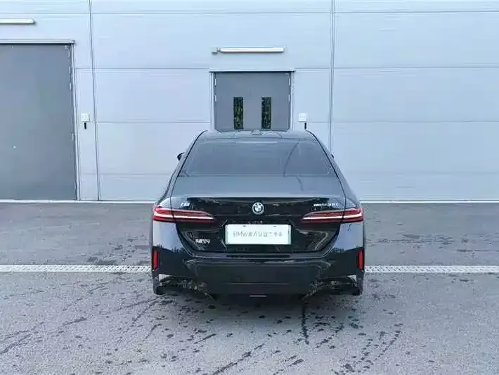 BMW i5 — фото 2