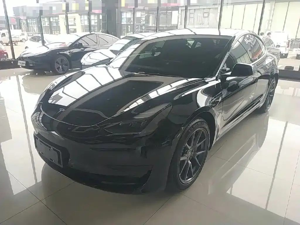 Tesla Model 3 — фото 5