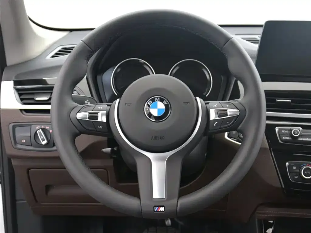 BMW X1 — фото 4