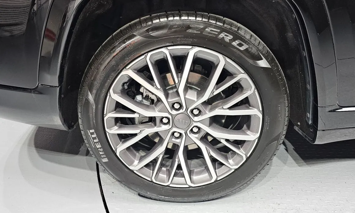 Jeep Cherokee — фото 10