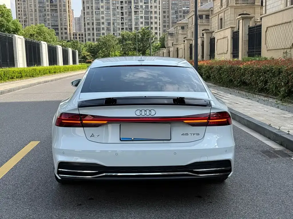 Audi A7 — фото 5