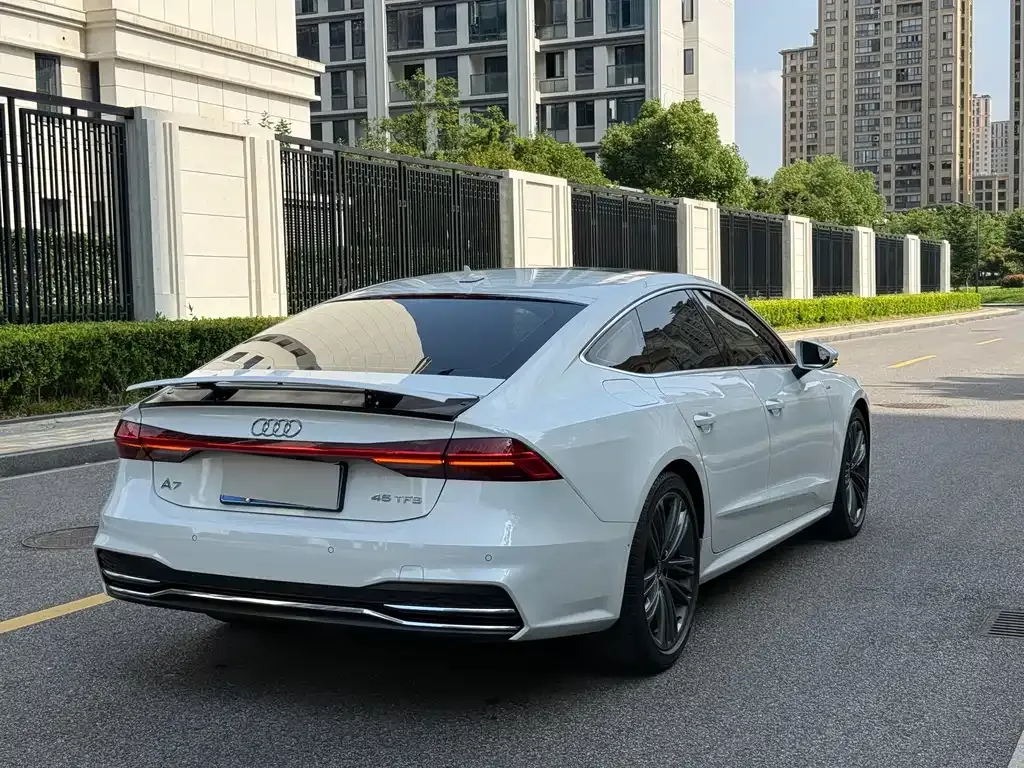 Audi A7 — фото 10