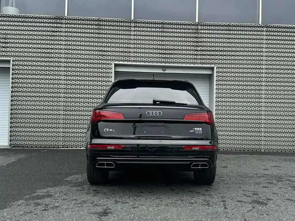 Audi Q5L — фото 4