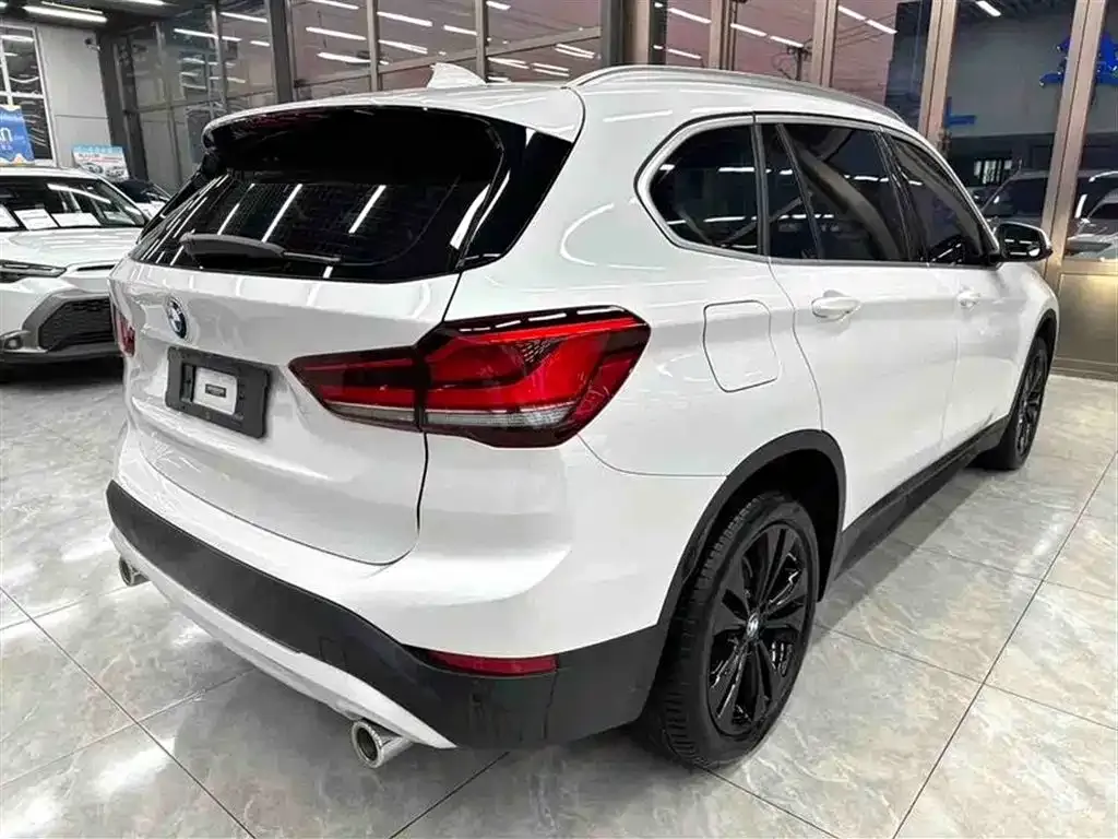 BMW X1 — фото 3