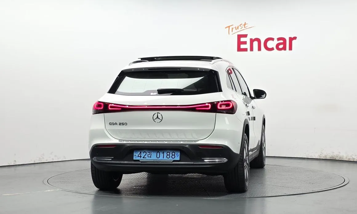 Mercedes-Benz EQA — фото 3
