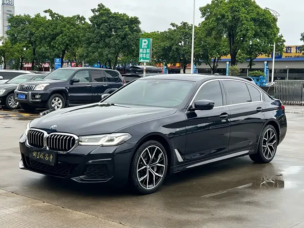 BMW 5 Series — фото 1
