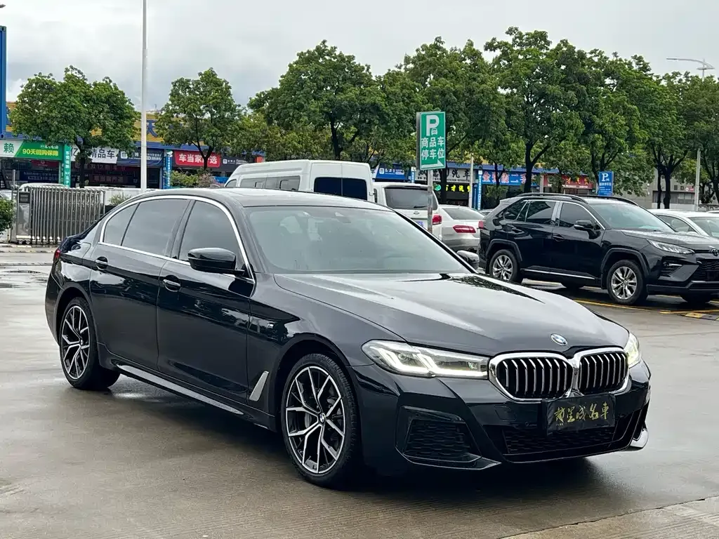 BMW 5 Series — фото 5
