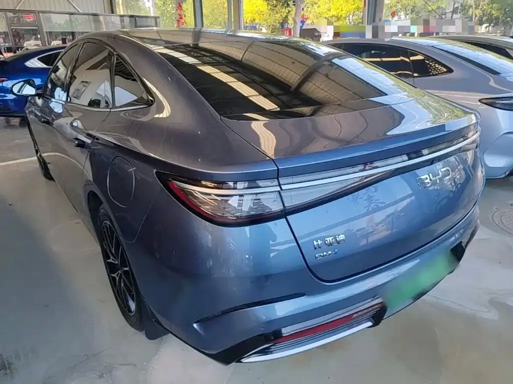 BYD Seal — фото 9