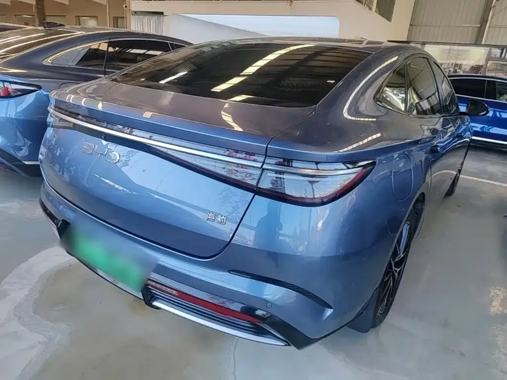 BYD Seal — фото 10