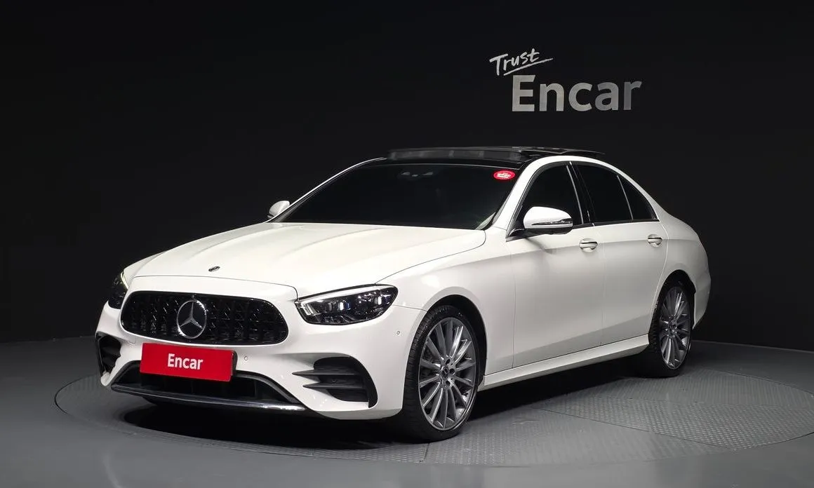Mercedes-Benz E-Class — фото 1