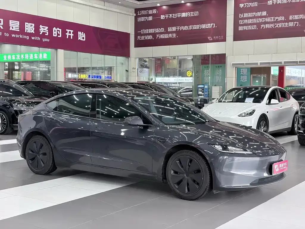Tesla Model 3 — фото 3
