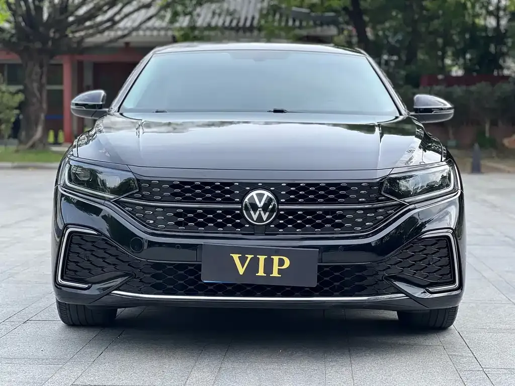 Volkswagen Passat — фото 7