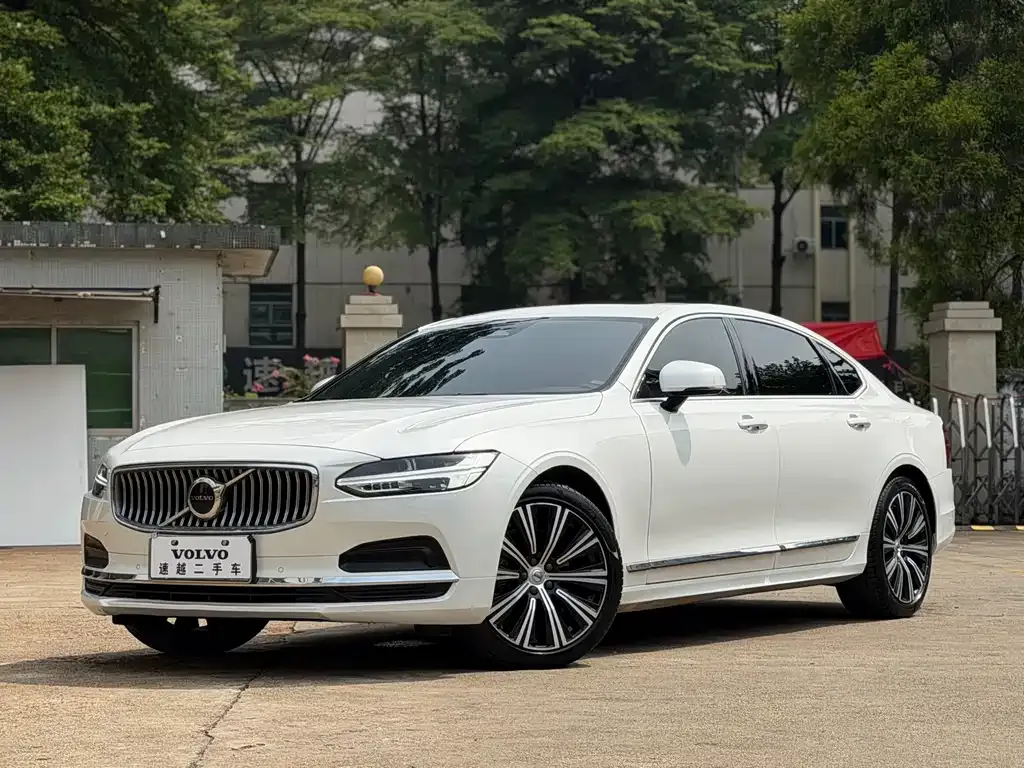 Volvo S90 — фото 1