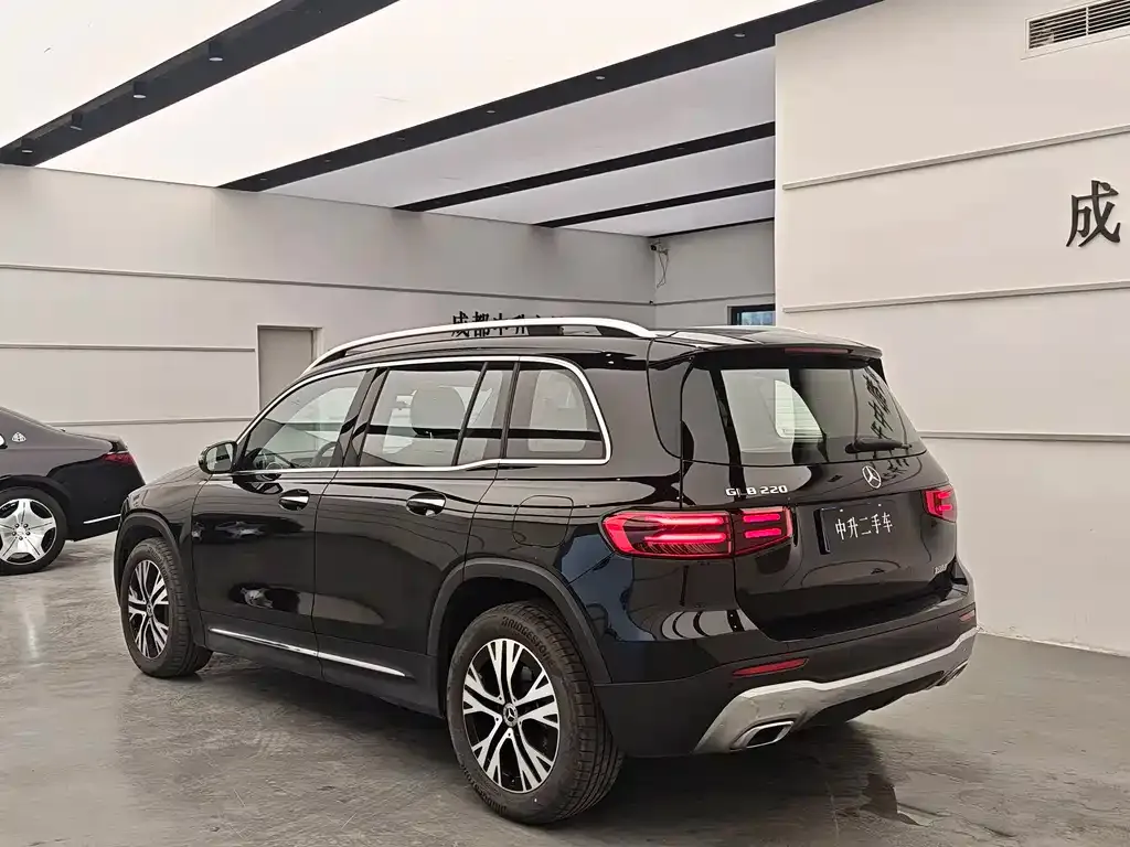 Mercedes-Benz GLB — фото 4