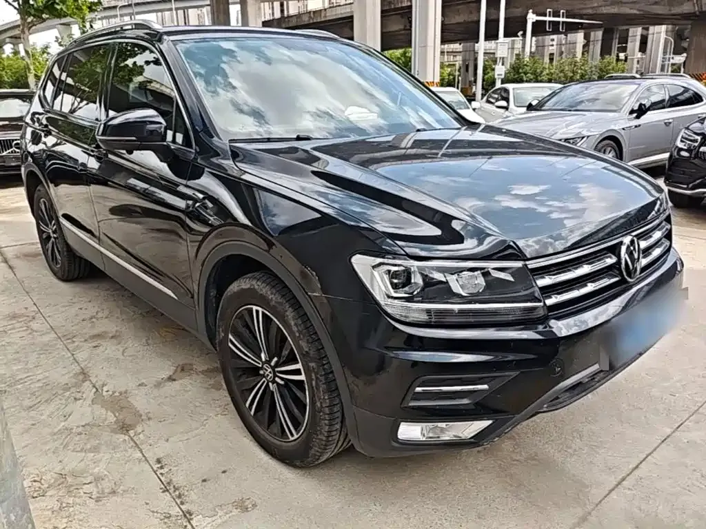 Volkswagen Tiguan L — фото 5