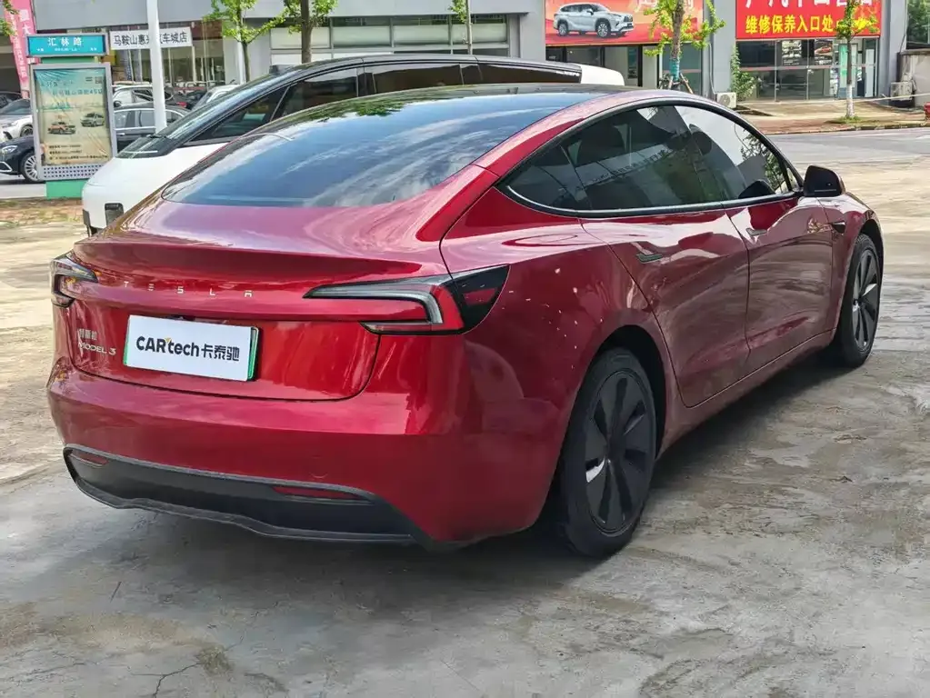 Tesla Model 3 — фото 10