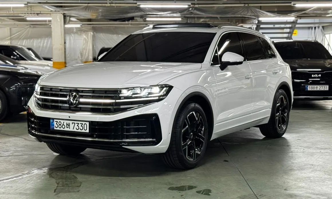 Volkswagen Touareg — фото 1