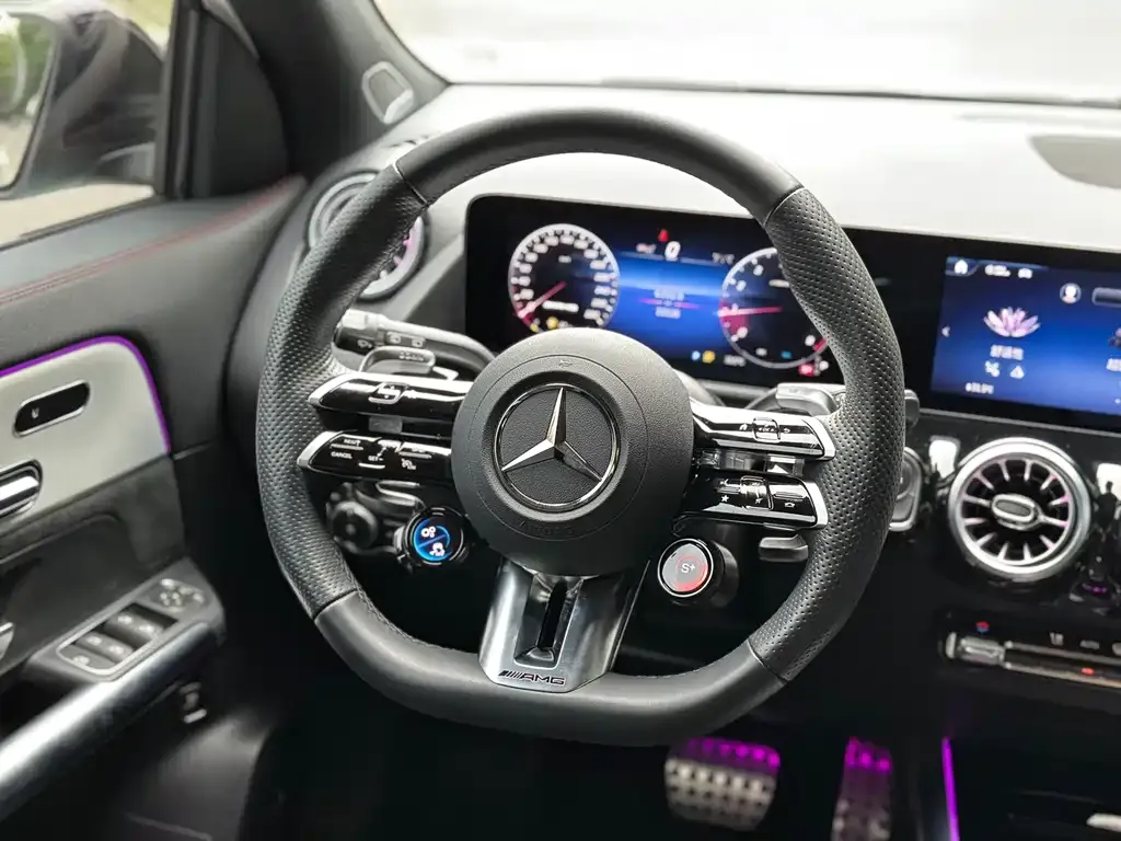 Mercedes-Benz GLA AMG — фото 2