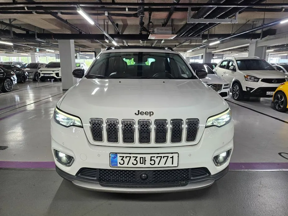 Jeep Cherokee — фото 1