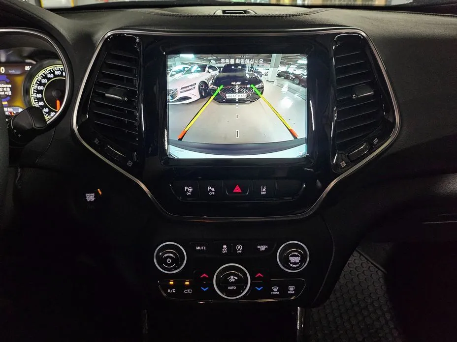 Jeep Cherokee — фото 2