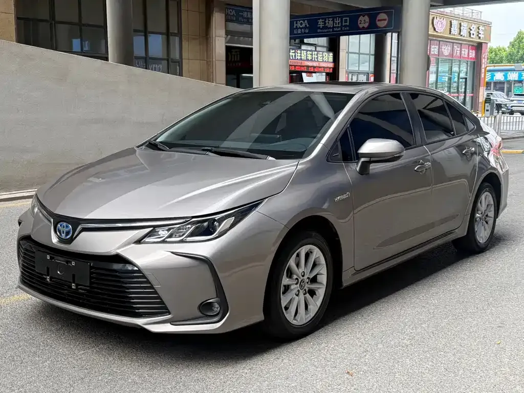 Toyota Corolla — фото 1