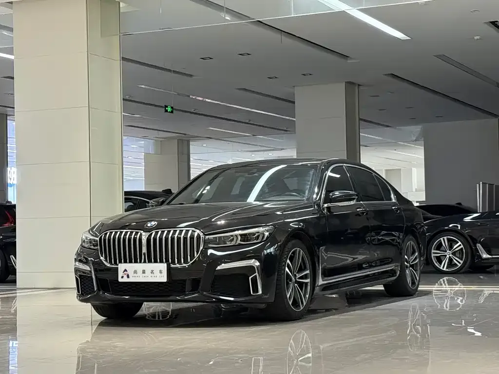 BMW 7 Series — фото 1