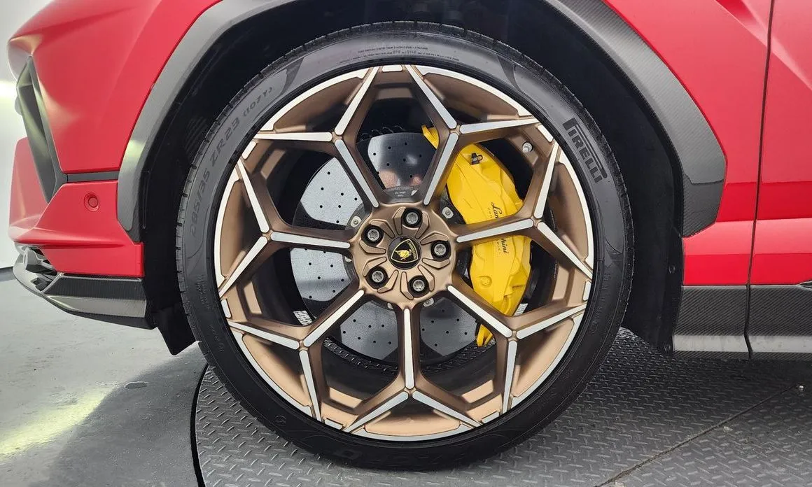 Lamborghini Urus — фото 2
